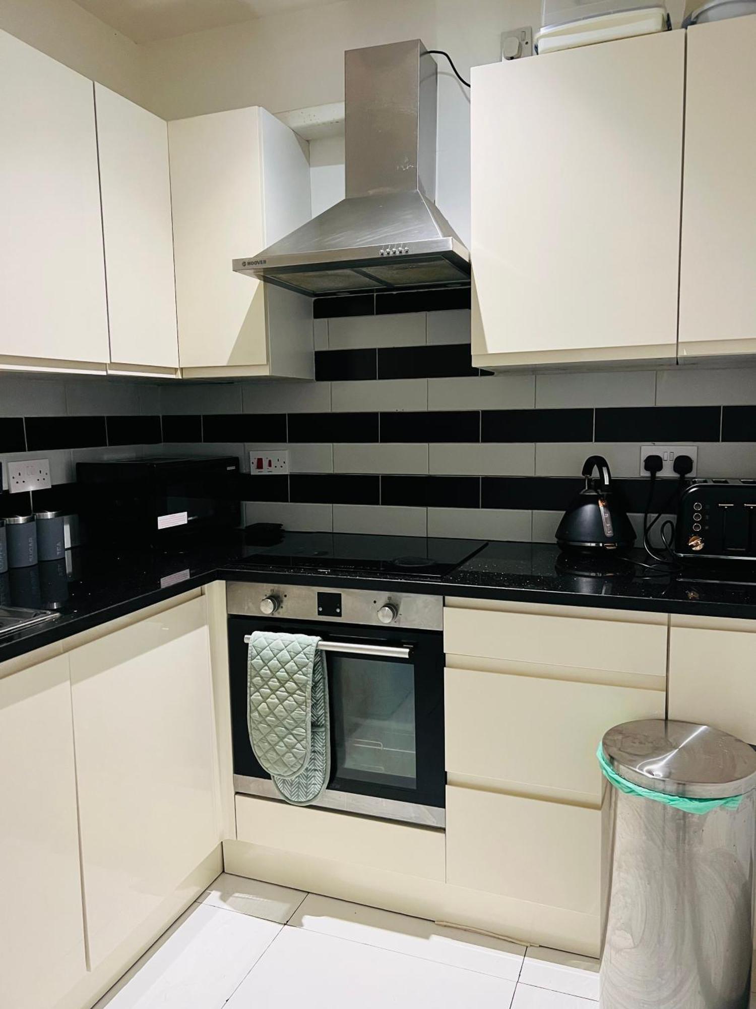לונדון "Spacious Family, Friendly" 1 Bedroom In Kings Cross, St Pancras!!!118A מראה חיצוני תמונה