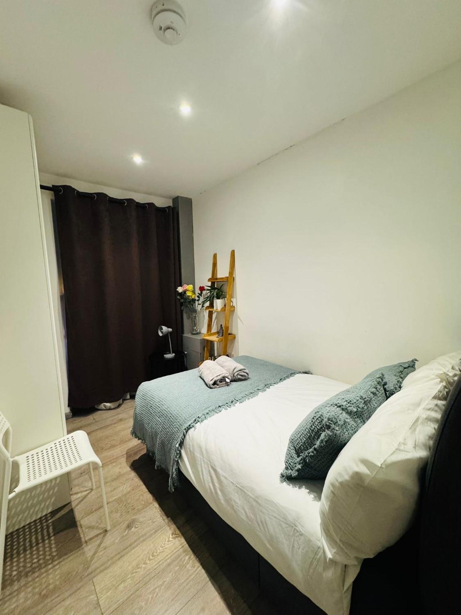 לונדון "Spacious Family, Friendly" 1 Bedroom In Kings Cross, St Pancras!!!118A מראה חיצוני תמונה
