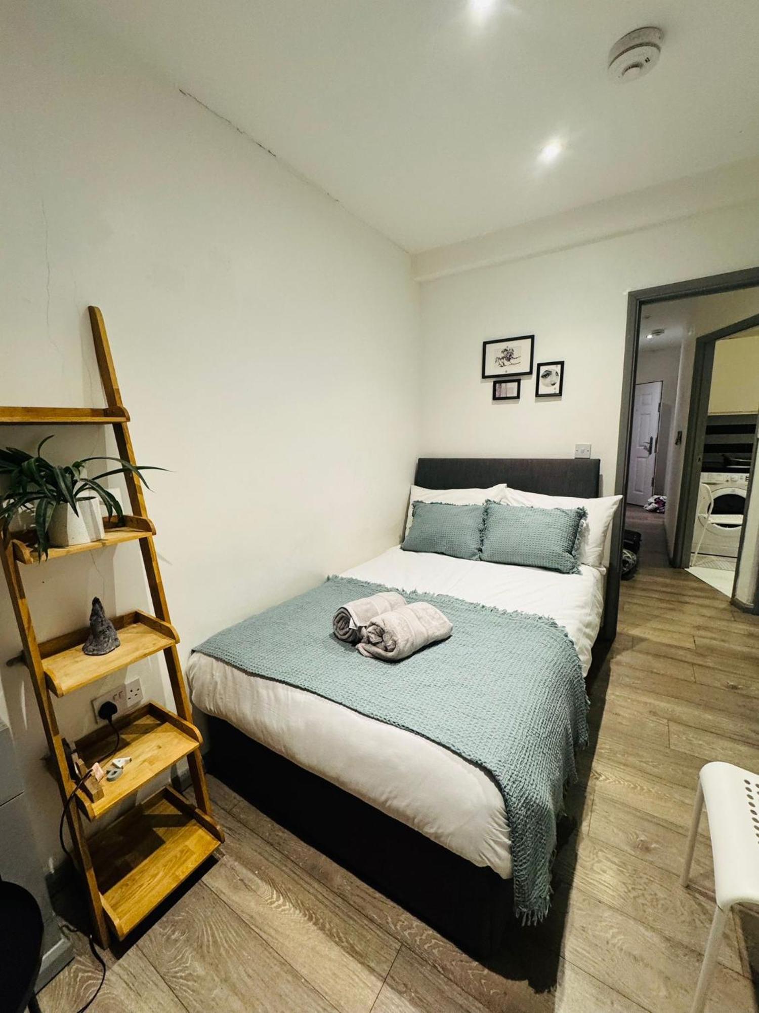 לונדון "Spacious Family, Friendly" 1 Bedroom In Kings Cross, St Pancras!!!118A מראה חיצוני תמונה
