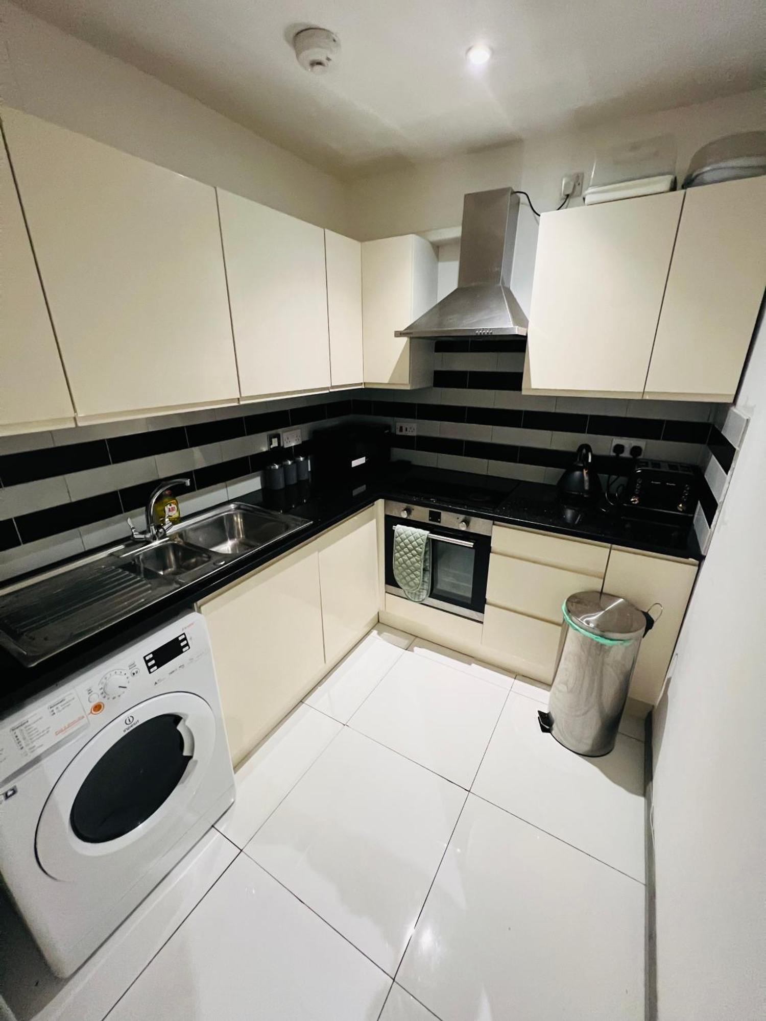 לונדון "Spacious Family, Friendly" 1 Bedroom In Kings Cross, St Pancras!!!118A מראה חיצוני תמונה